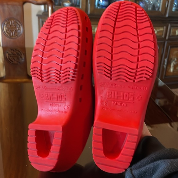 Calzuro Clogs - Picture 7 of 8